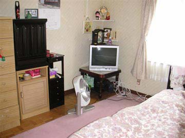 個室の写真─自分の空間、個室は６畳（２階）です。