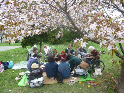 住宅型有料老人ホーム花凪2号館｜事業案内｜特定非営利活動法人 在宅生活支援サービスホーム 花凪｜札幌市｜認知症ケア・訪問介護